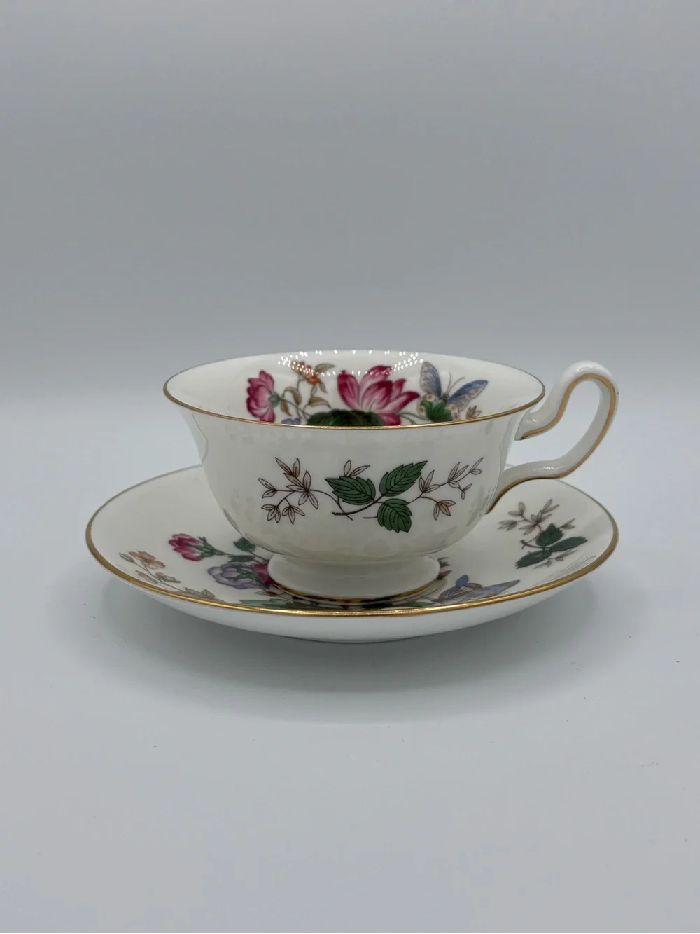 Wedgwood Charnwood Bone China Tea Cups & Saucers Set 4 England Gold Trim